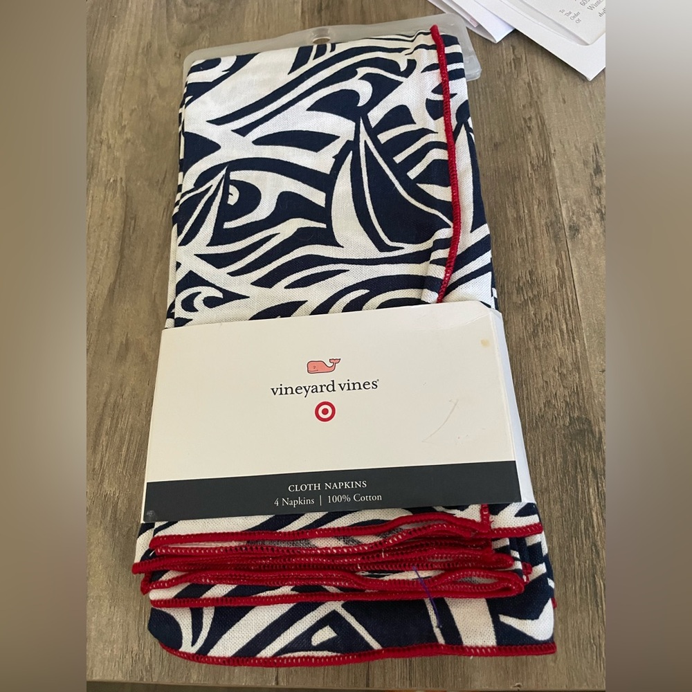 Vineyard vines set of 4 Nautical sailboats waves sea square cotton napkins NEW
